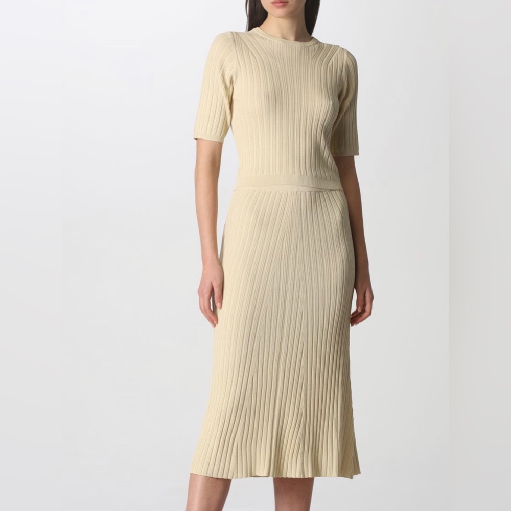 Elegant Cream Ribbed Knit Top